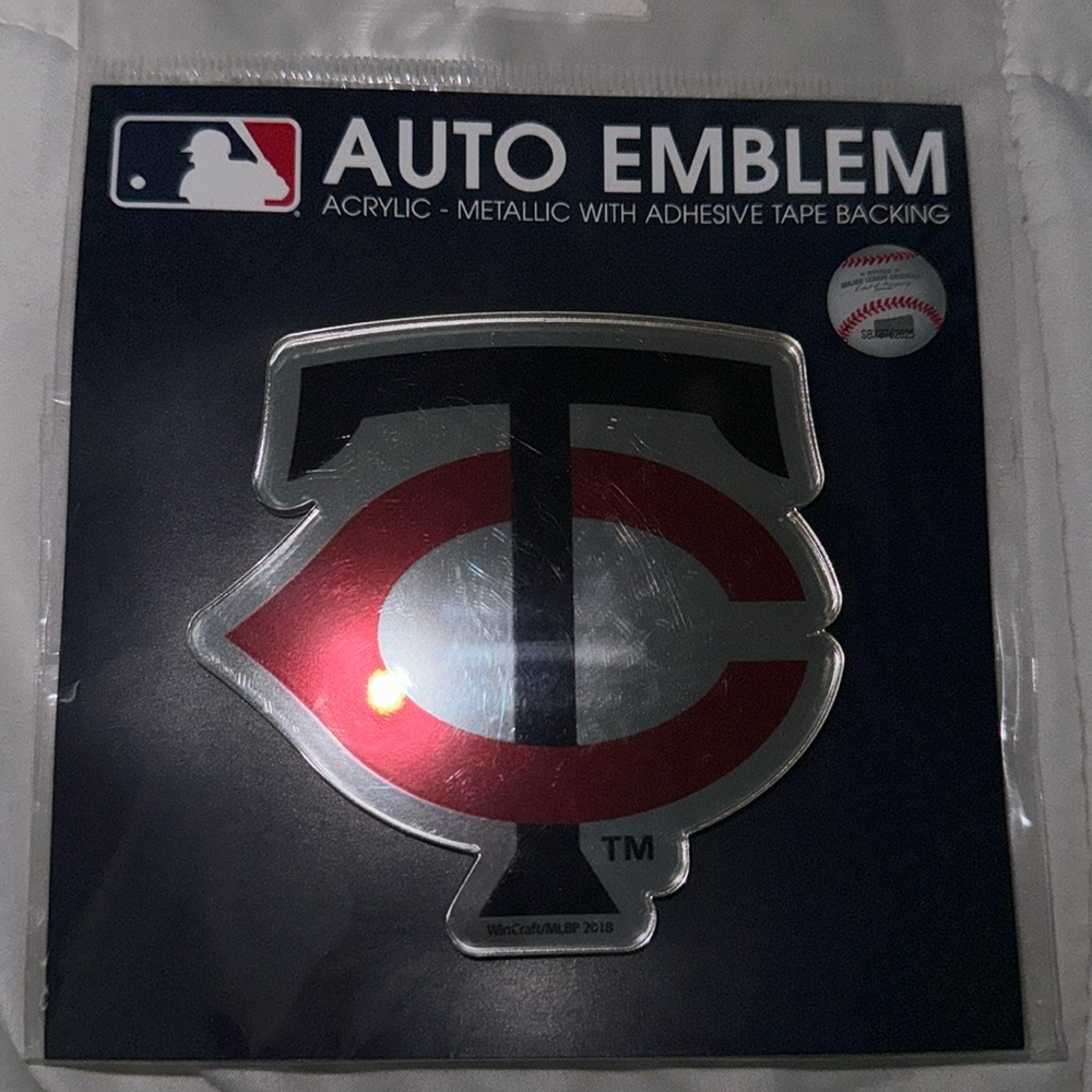 MINNESOTA TWINS MLB BASEBALL OVAL CAR AUTO EMBLEM NEW